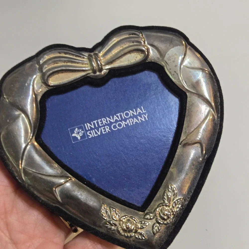 International Silver Plate Heart Picture Frame 4x4 Bow Rose Set 2 free standing